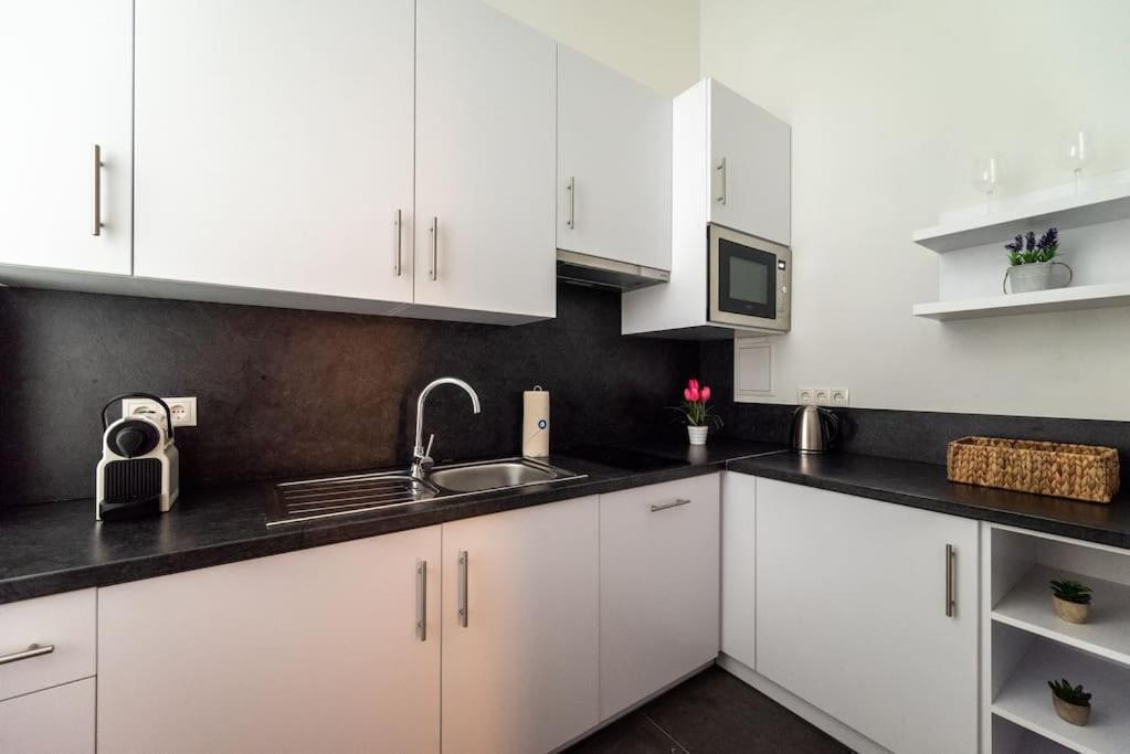 Pristine 1Br Steps From City By Hm Wien Eksteriør bilde