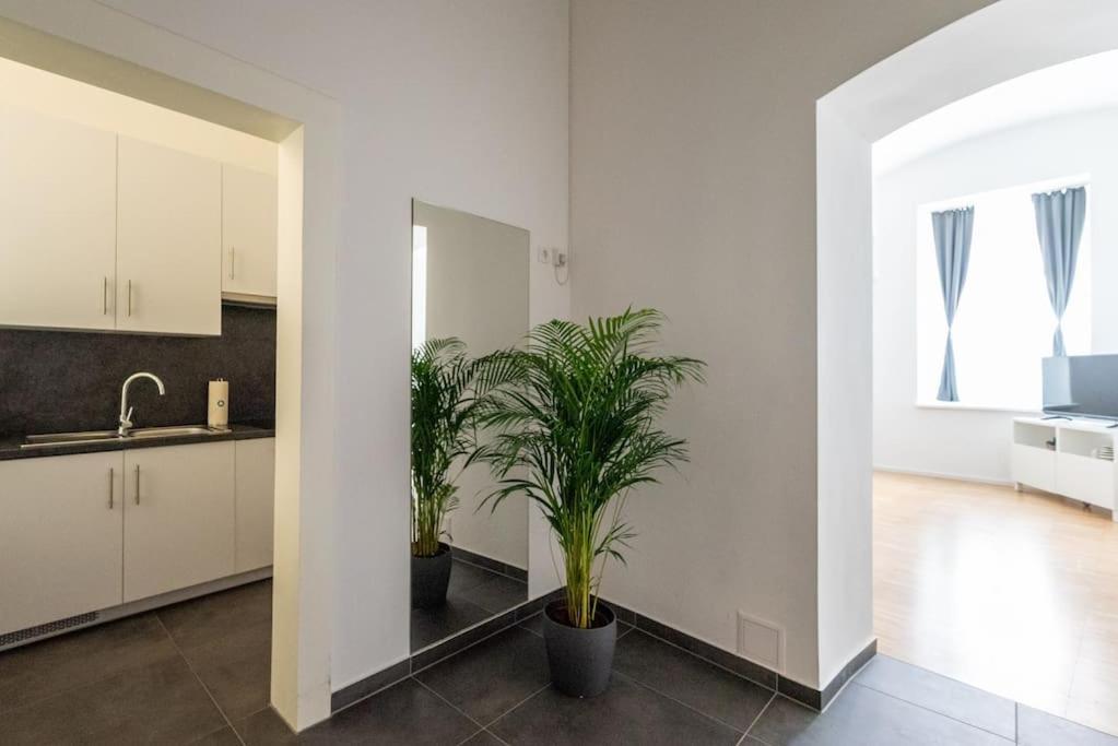 Pristine 1Br Steps From City By Hm Wien Eksteriør bilde