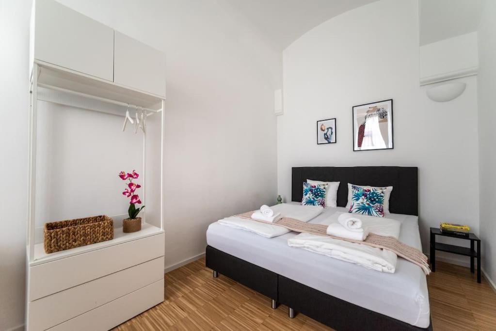 Pristine 1Br Steps From City By Hm Wien Eksteriør bilde