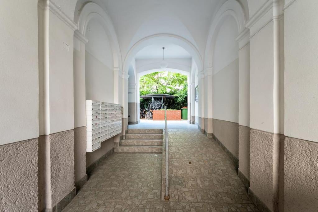 Pristine 1Br Steps From City By Hm Wien Eksteriør bilde