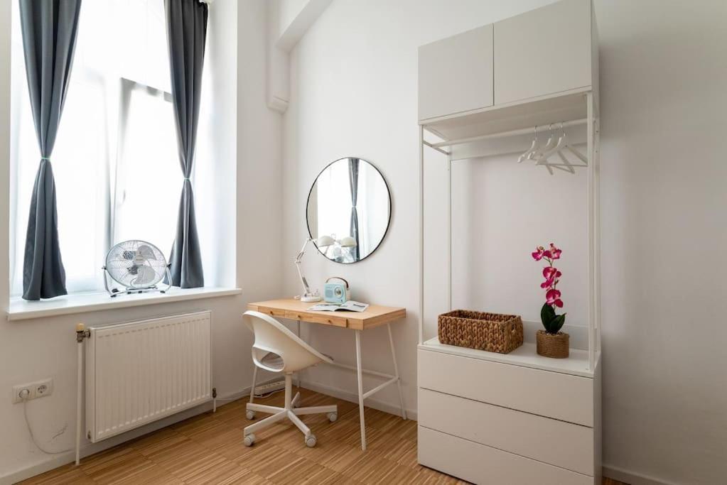 Pristine 1Br Steps From City By Hm Wien Eksteriør bilde